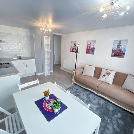 2 Bedroom Flat, Dalston Junction, Londres Extérieur photo